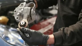 علائم خرابی دسته موتور و راهنمای تعویض آن