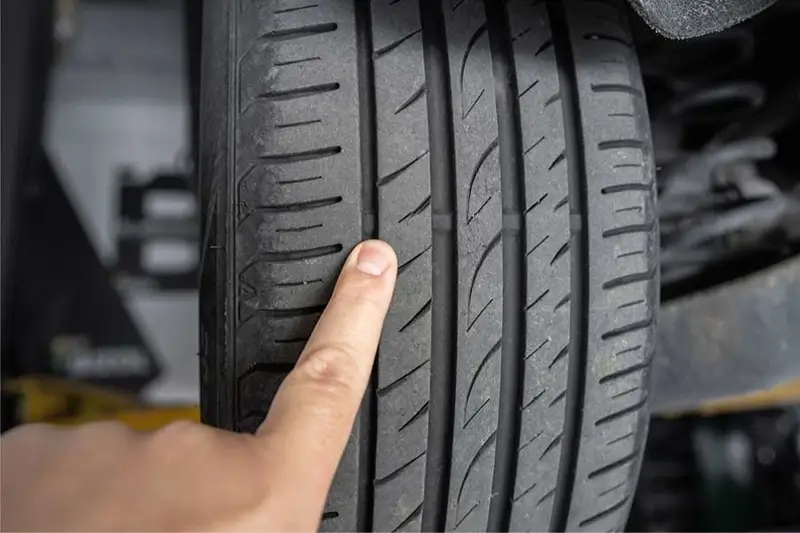 چه زمانی باید لاستیک خودرو را تعویض کنیم؟